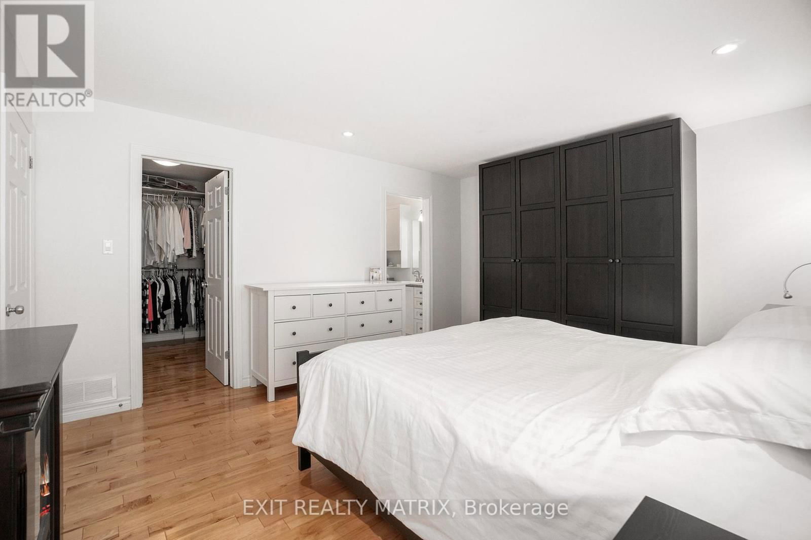 209 JASPER CRESCENT Image 16