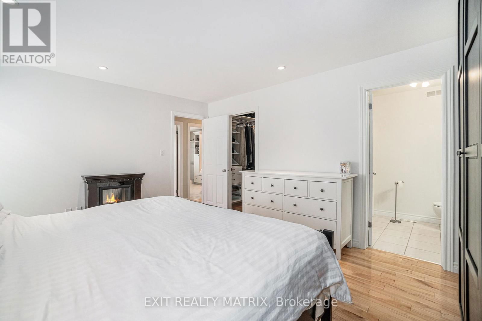209 JASPER CRESCENT Image 17