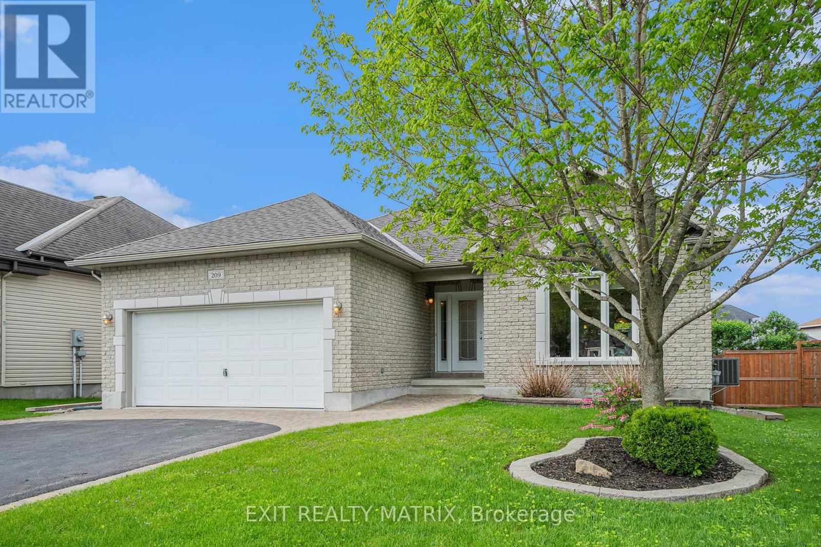 209 JASPER CRESCENT Image 2