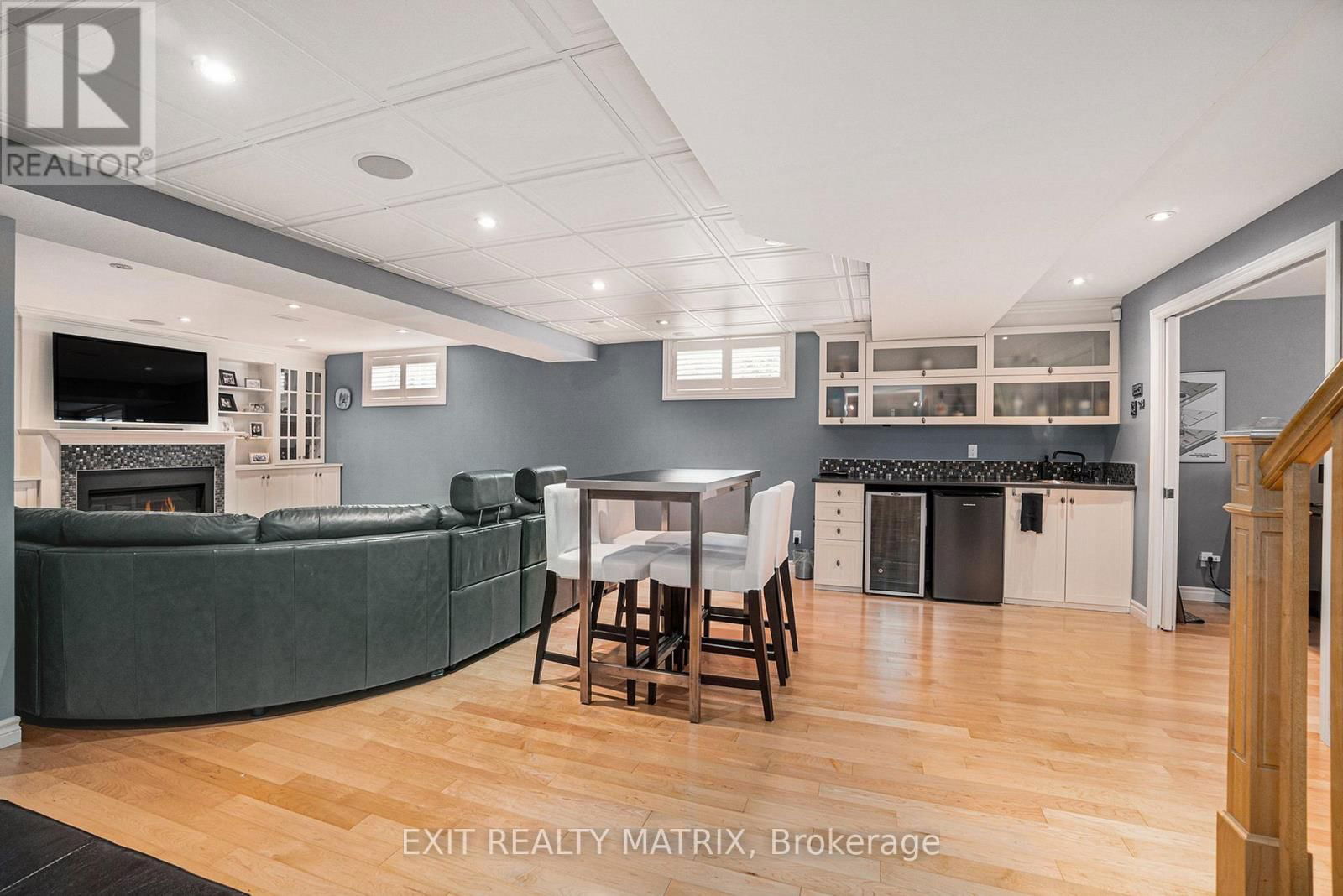 209 JASPER CRESCENT Image 23