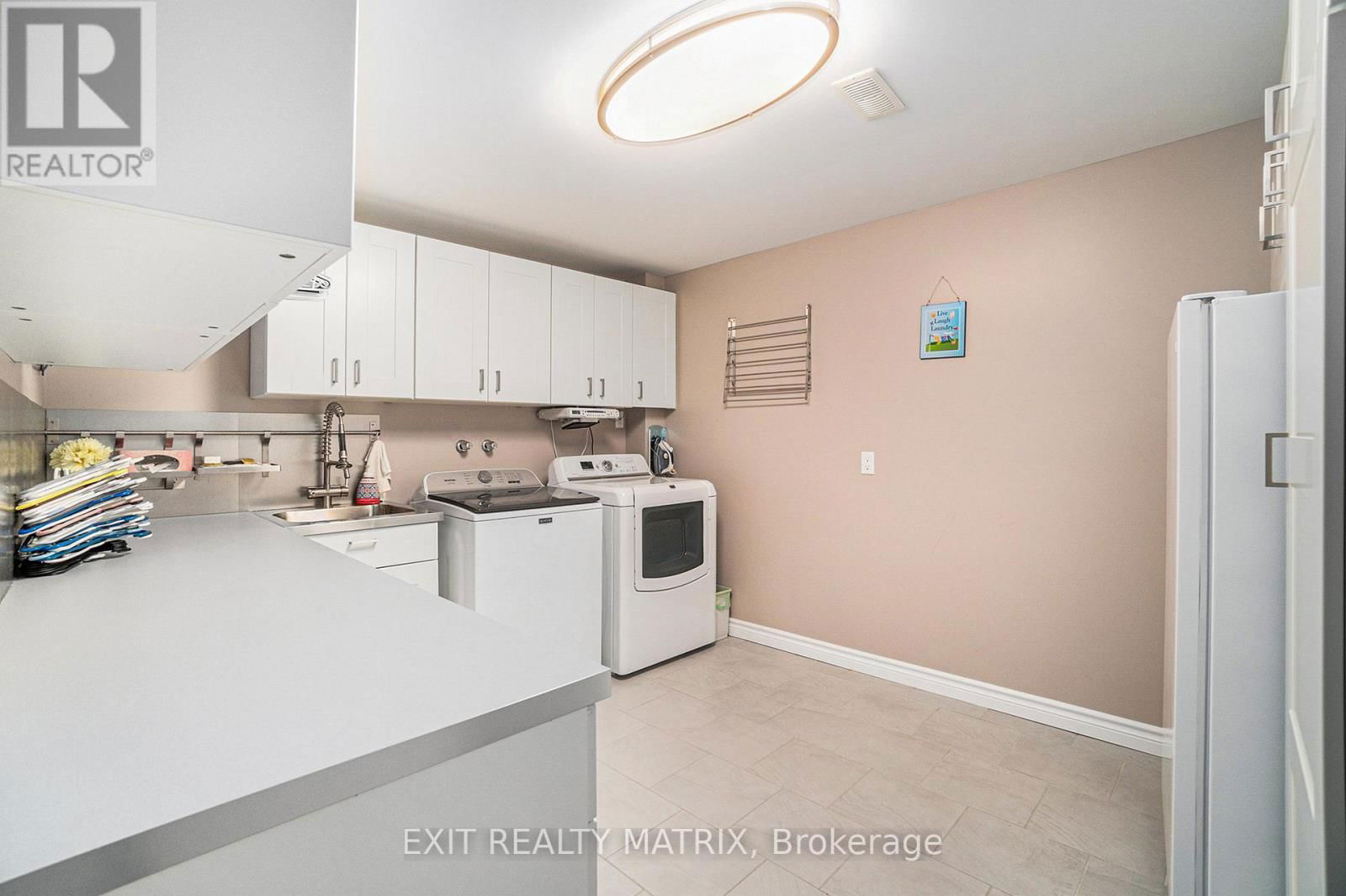 209 JASPER CRESCENT Image 28