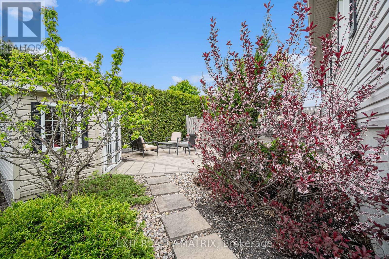 209 JASPER CRESCENT Image 33