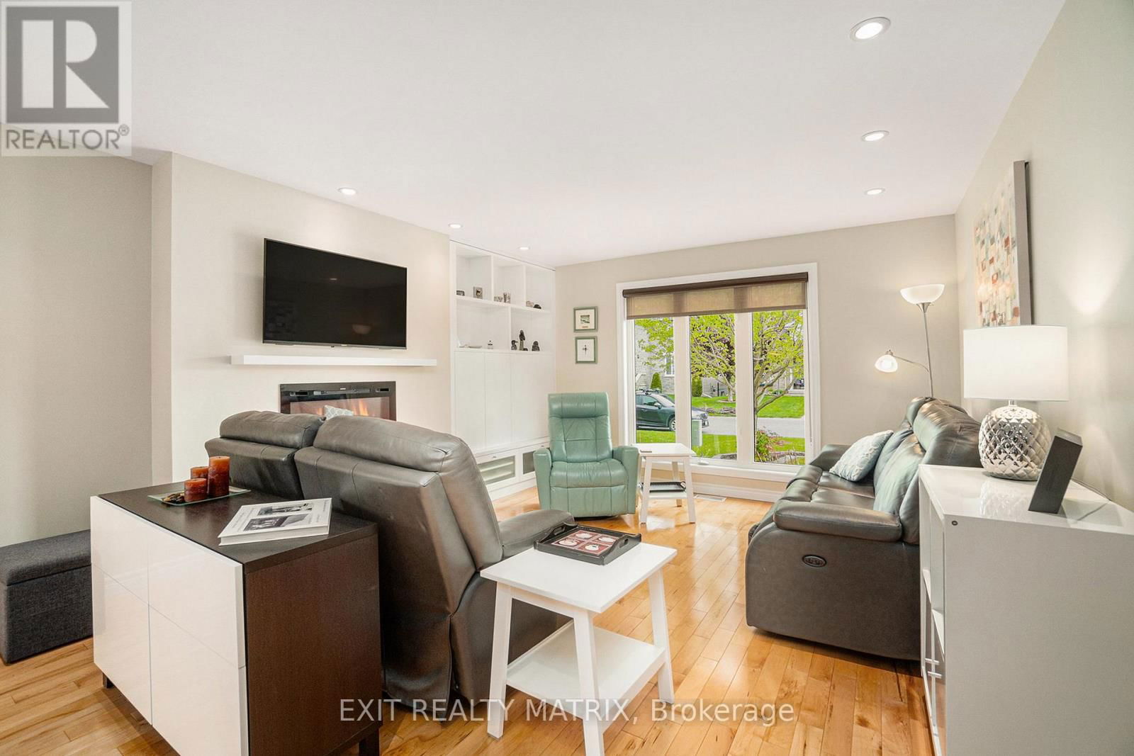 209 JASPER CRESCENT Image 4