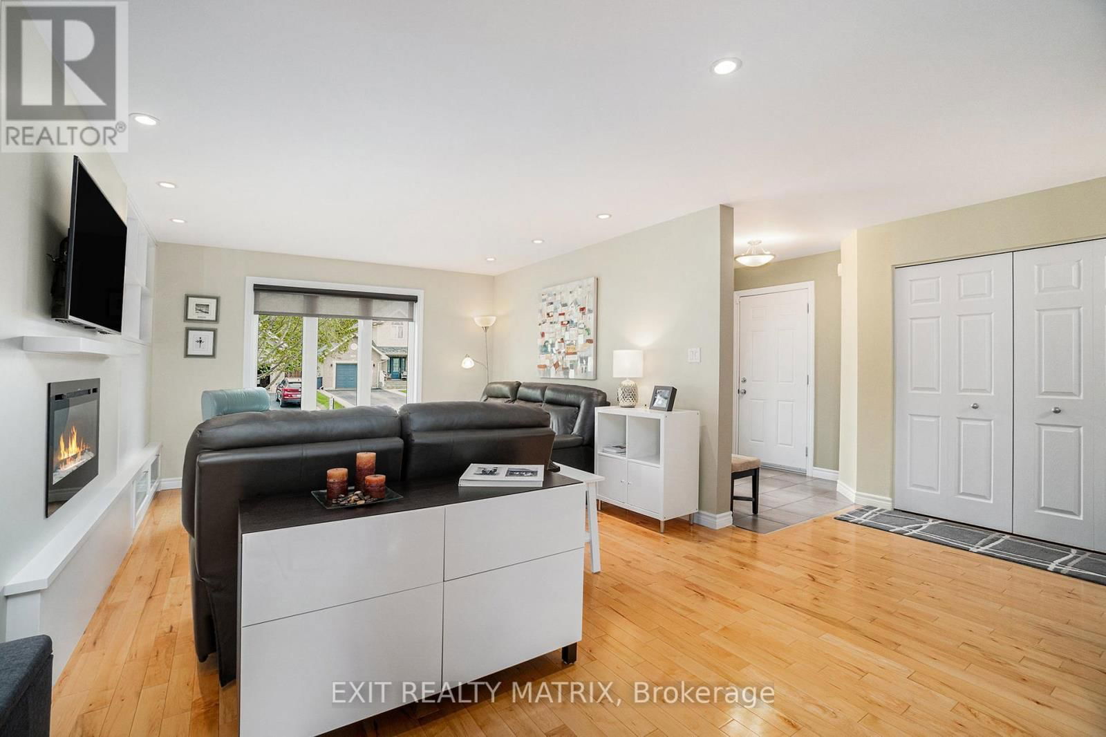 209 JASPER CRESCENT Image 6