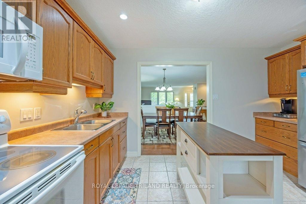 106 HAGERMAN CRESCENT Image 14