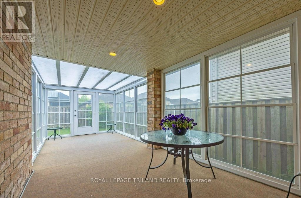 106 HAGERMAN CRESCENT Image 16