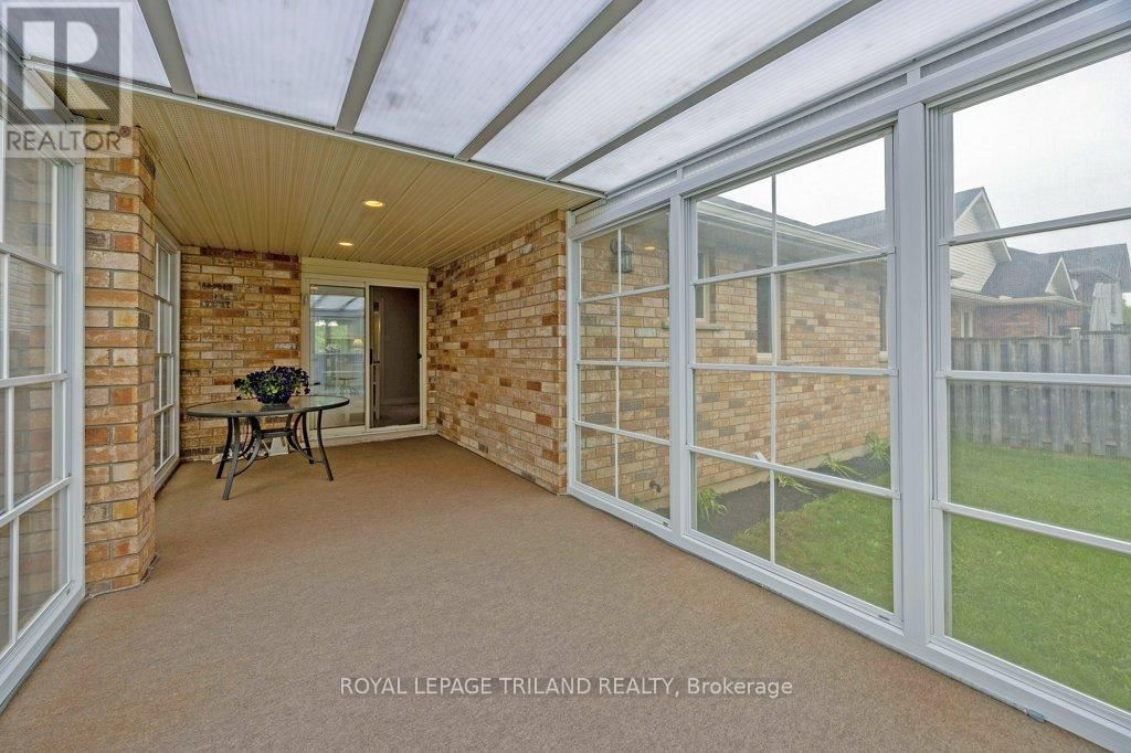 106 HAGERMAN CRESCENT Image 18