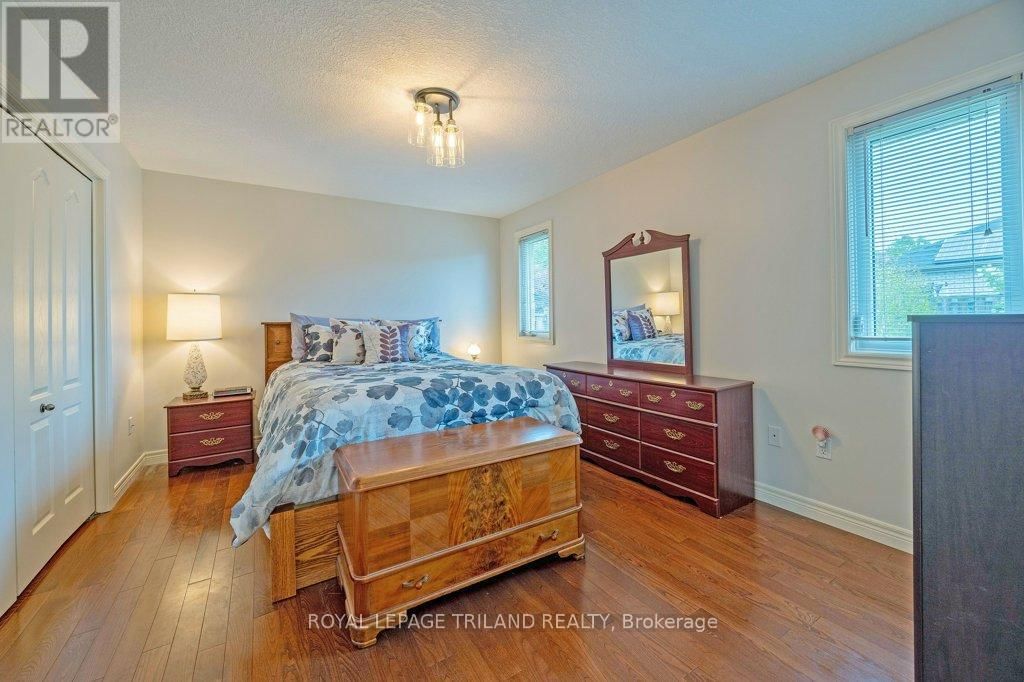 106 HAGERMAN CRESCENT Image 19