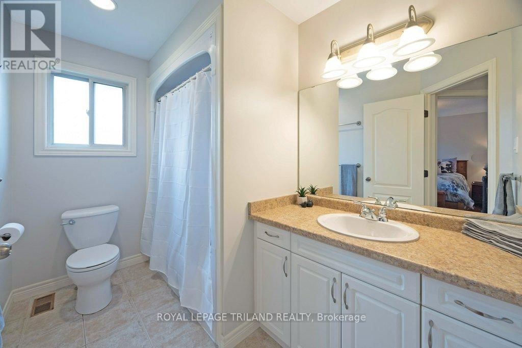 106 HAGERMAN CRESCENT Image 21