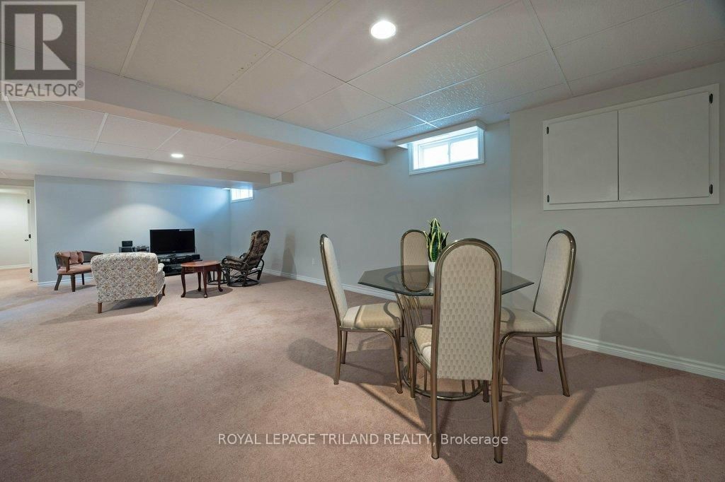 106 HAGERMAN CRESCENT Image 24