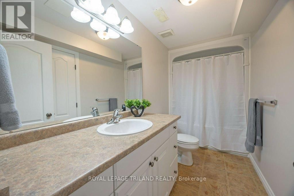 106 HAGERMAN CRESCENT Image 28