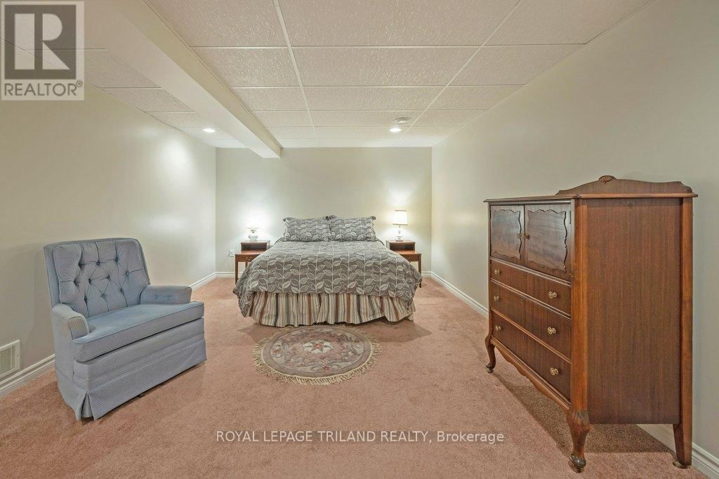 106 HAGERMAN CRESCENT Image 29