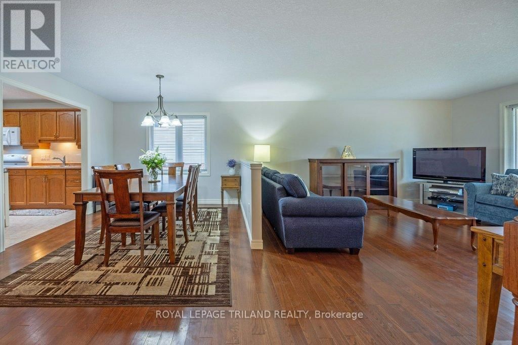 106 HAGERMAN CRESCENT Image 7