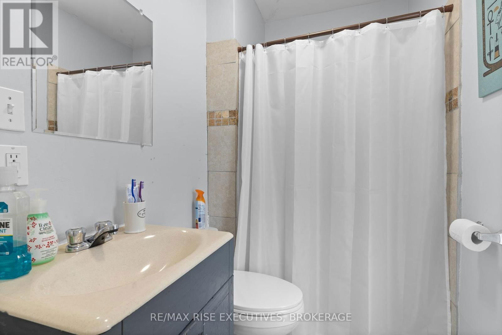 341 DIVISION STREET Image 10