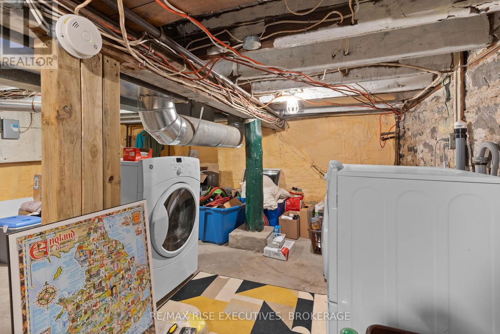 341 DIVISION STREET Image 11