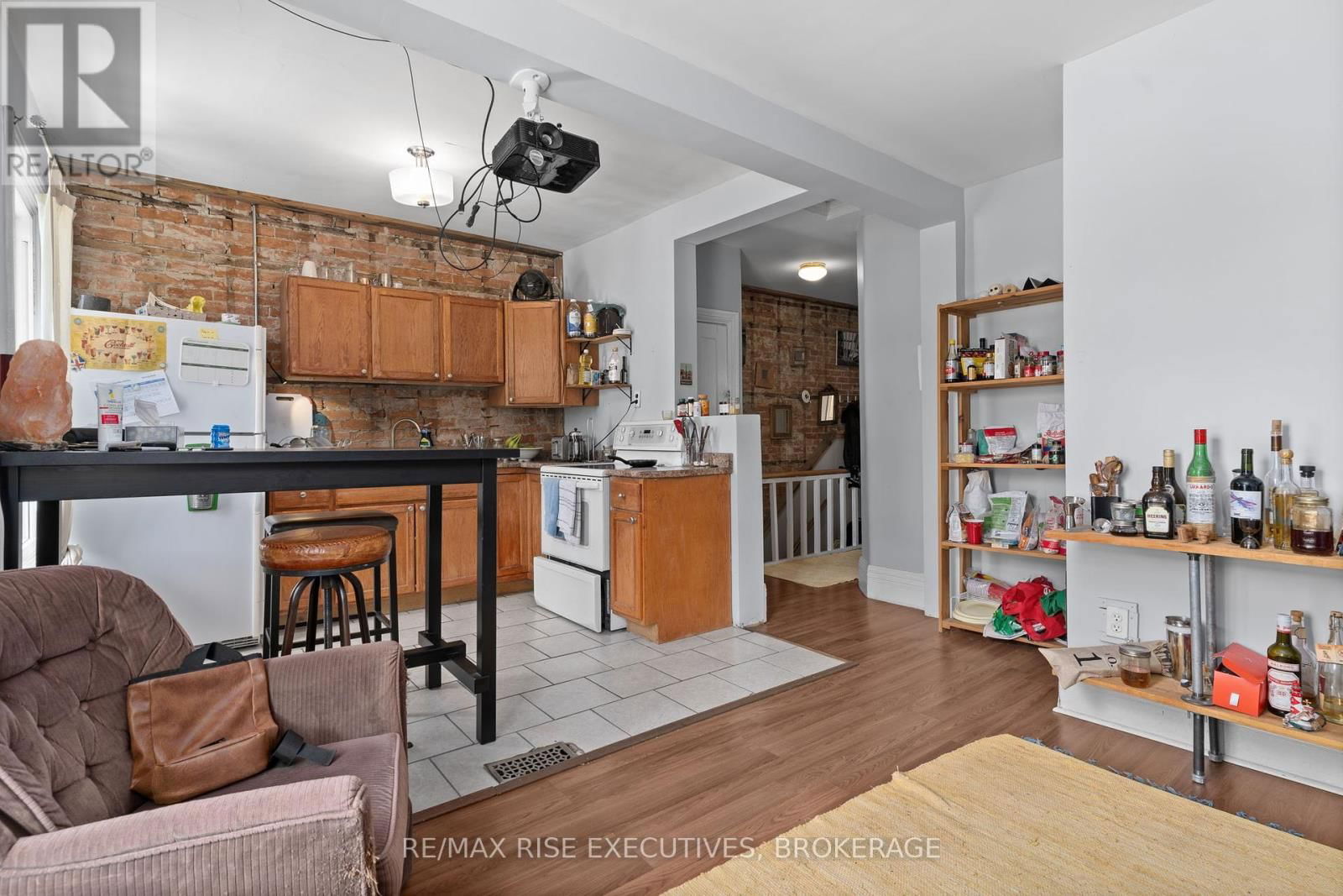 341 DIVISION STREET Image 12