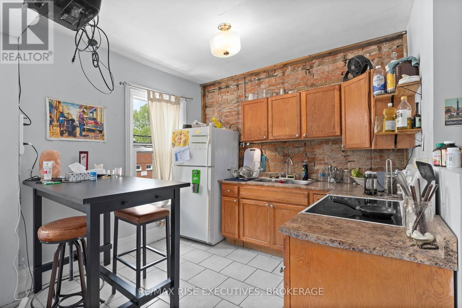 341 DIVISION STREET Image 13