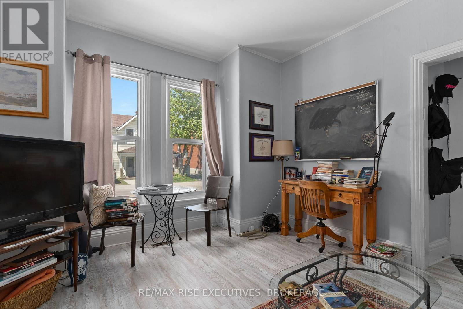 341 DIVISION STREET Image 23