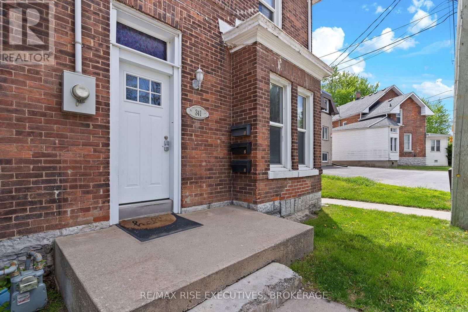 341 DIVISION STREET Image 3