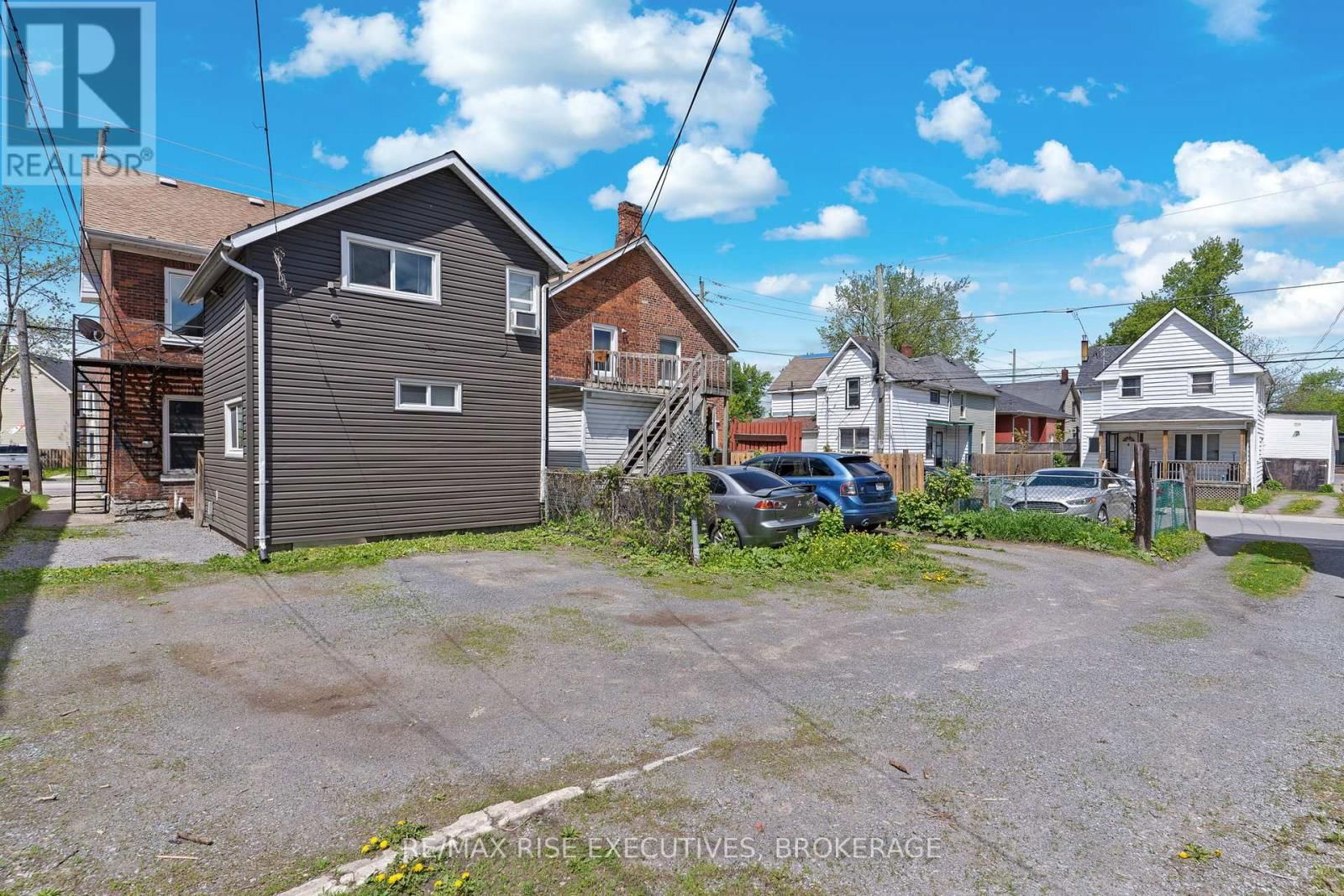 341 DIVISION STREET Image 32