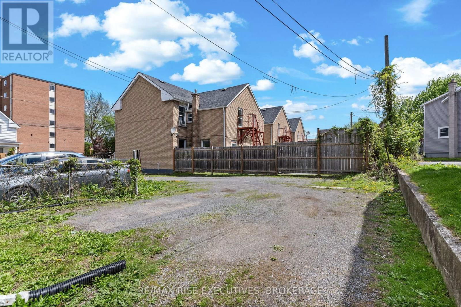 341 DIVISION STREET Image 33