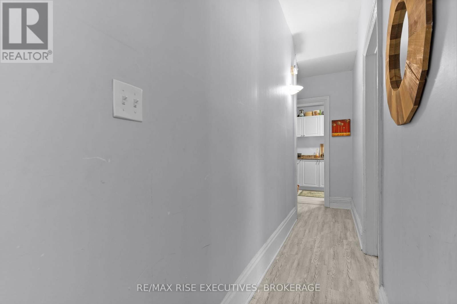 341 DIVISION STREET Image 4