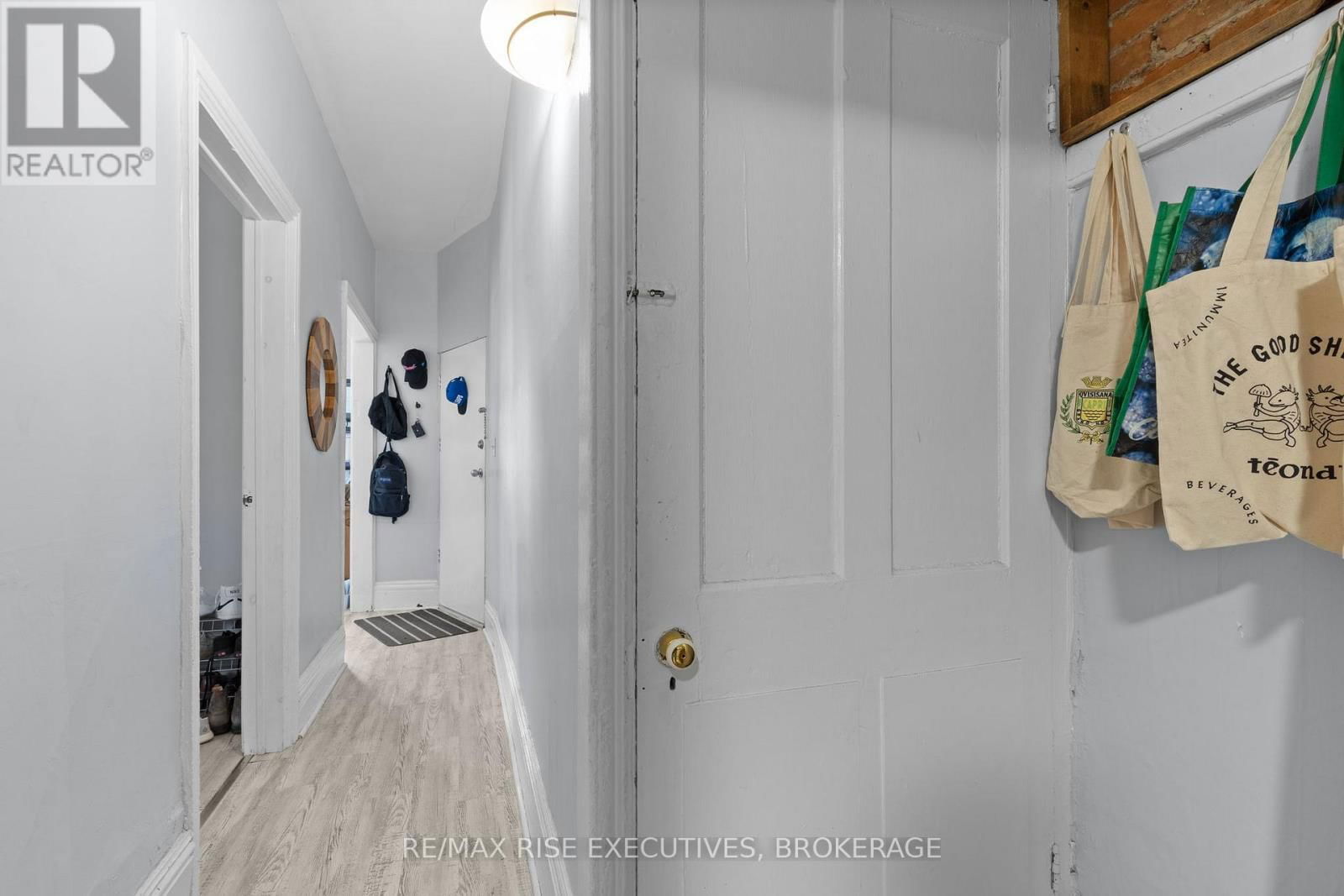 341 DIVISION STREET Image 5