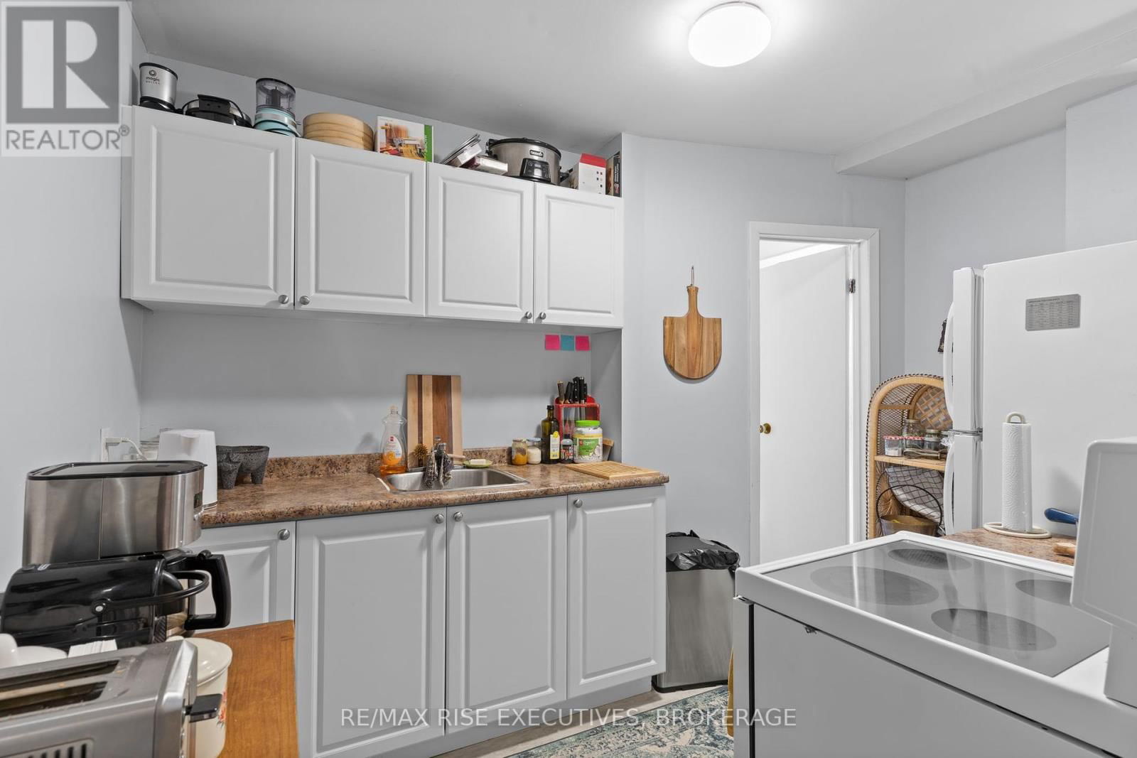 341 DIVISION STREET Image 6