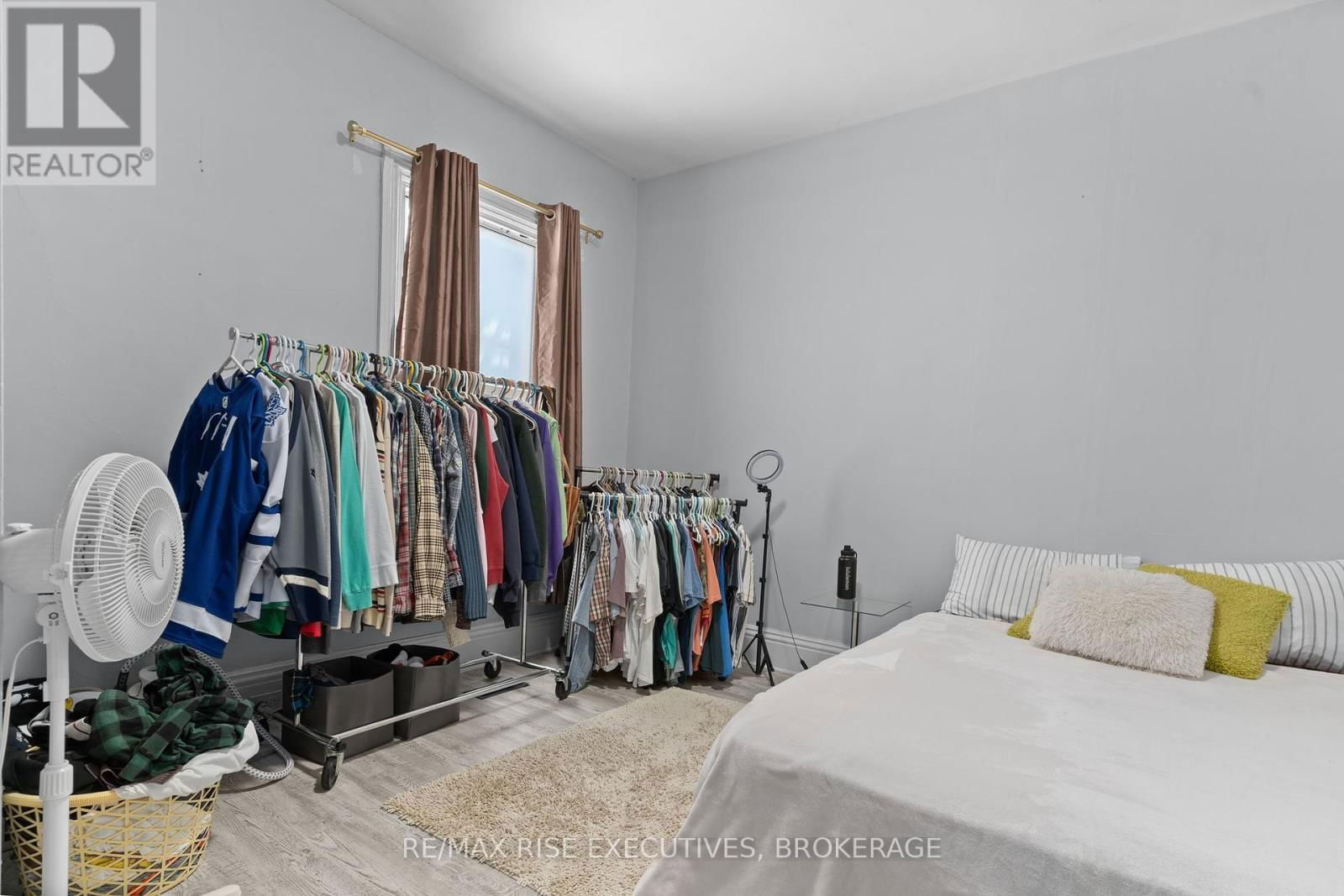 341 DIVISION STREET Image 8