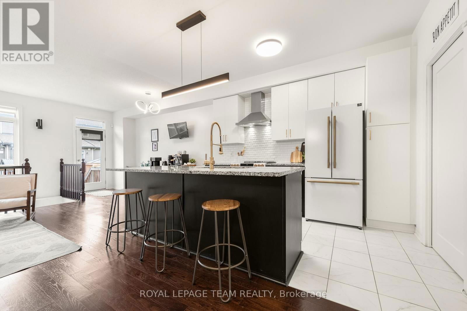 544 RIOJA STREET Image 13