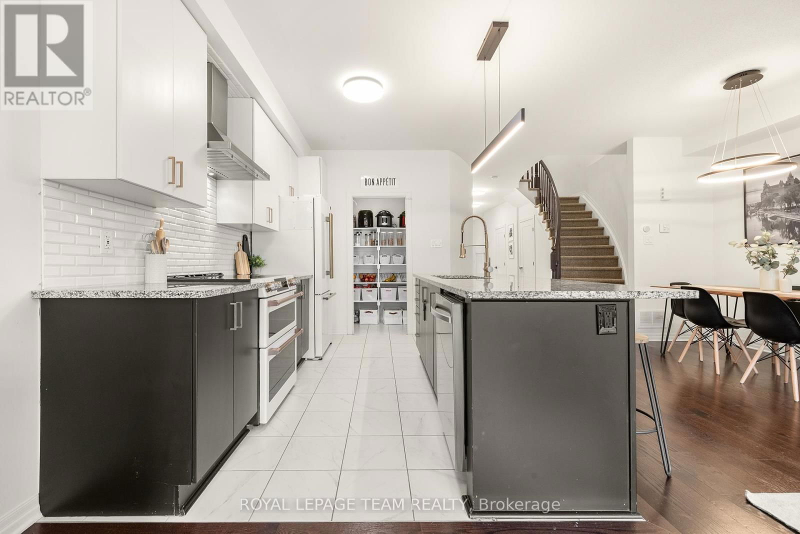 544 RIOJA STREET Image 16