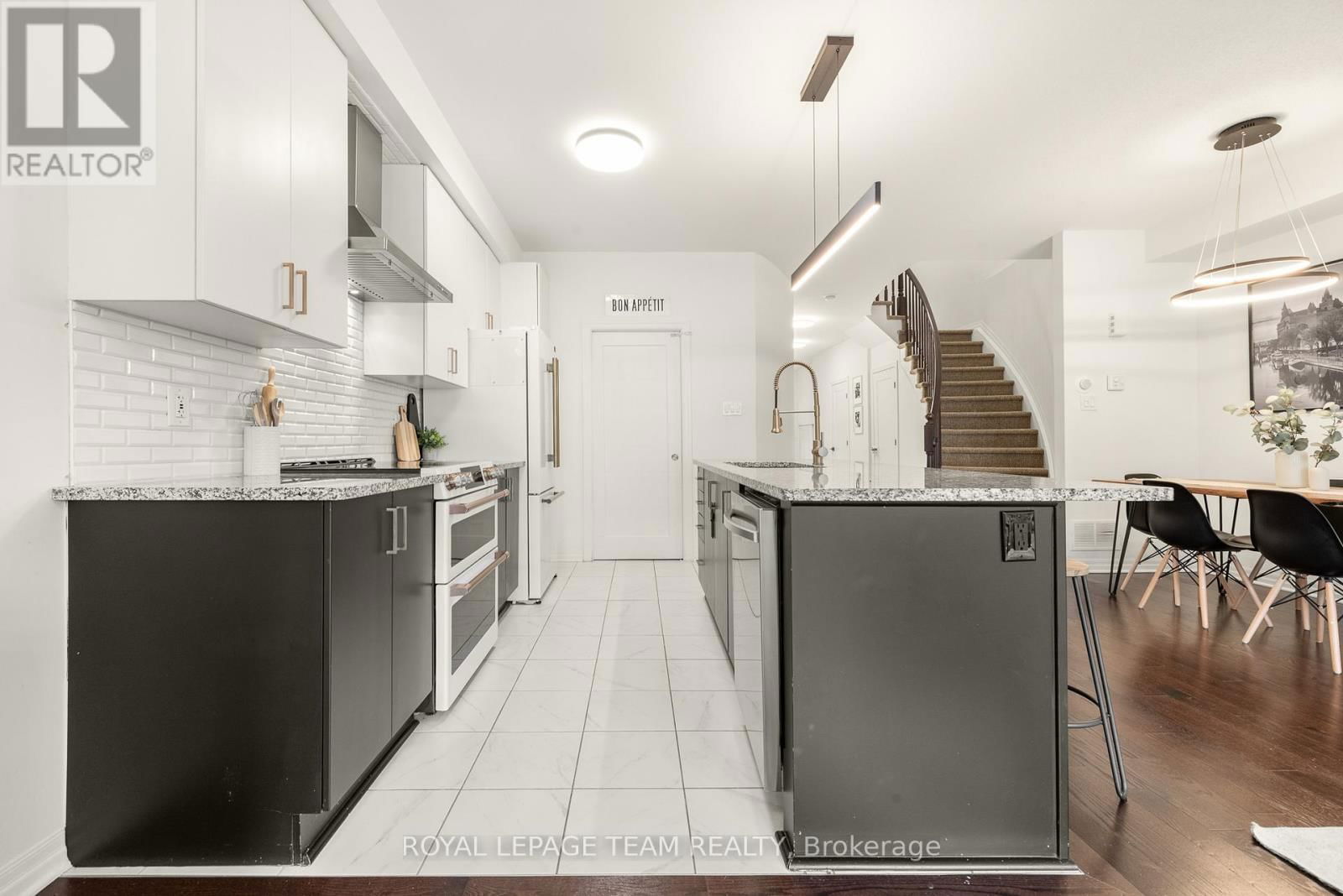 544 RIOJA STREET Image 17