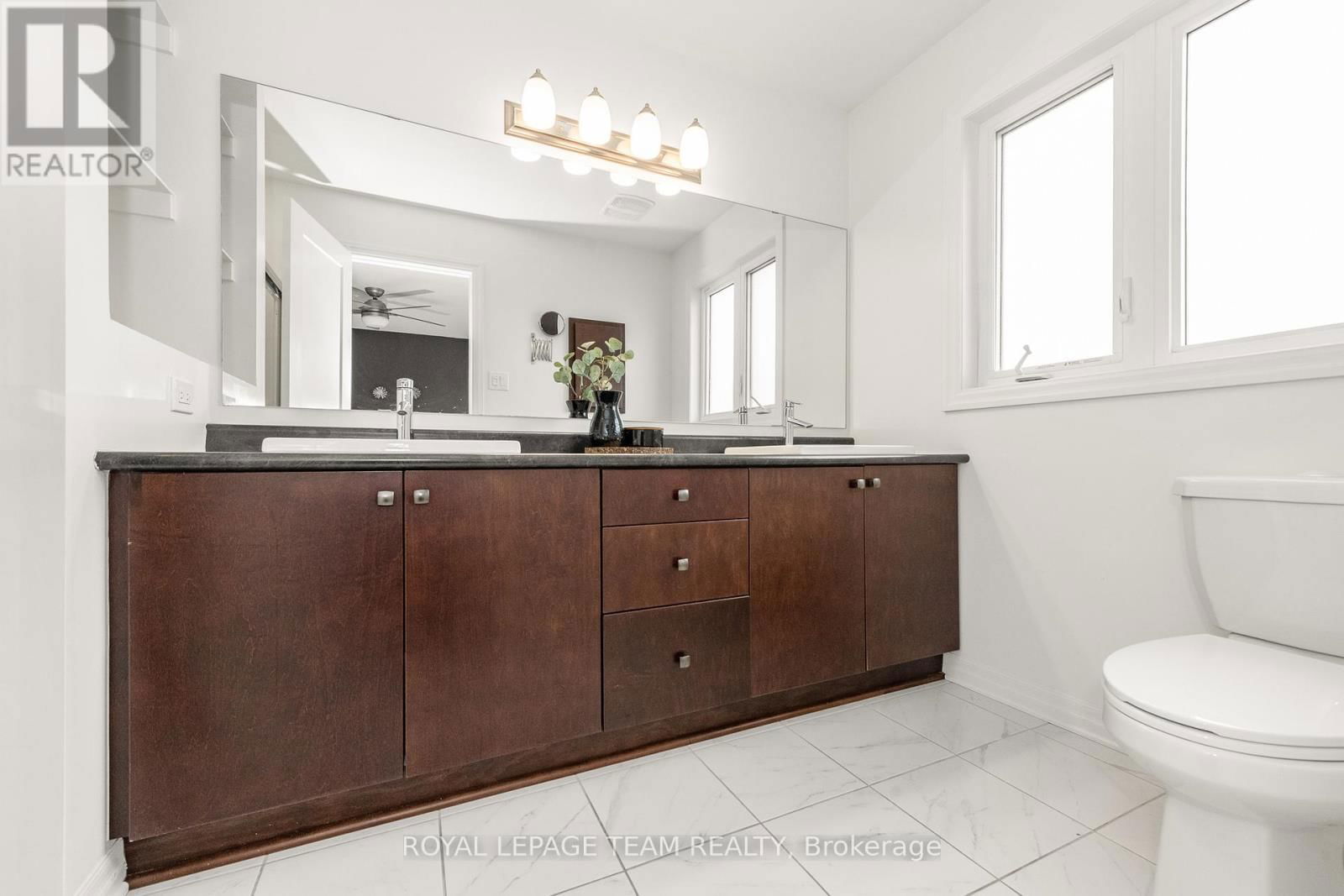 544 RIOJA STREET Image 29