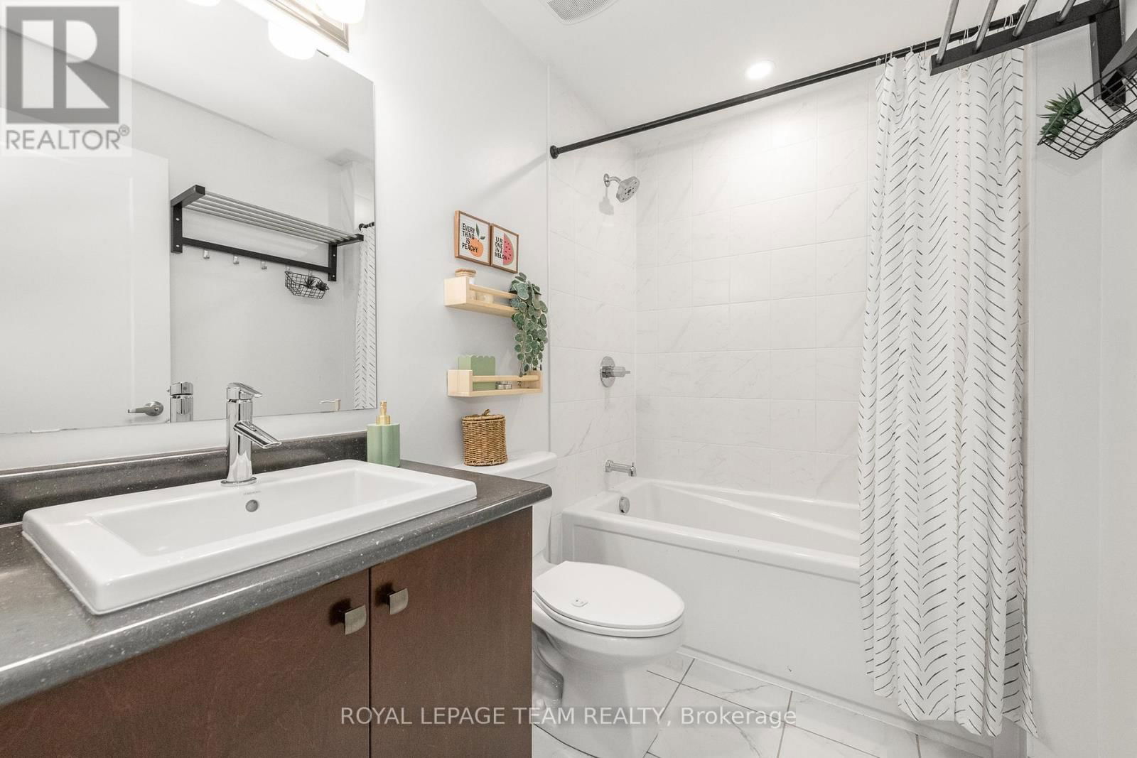 544 RIOJA STREET Image 37