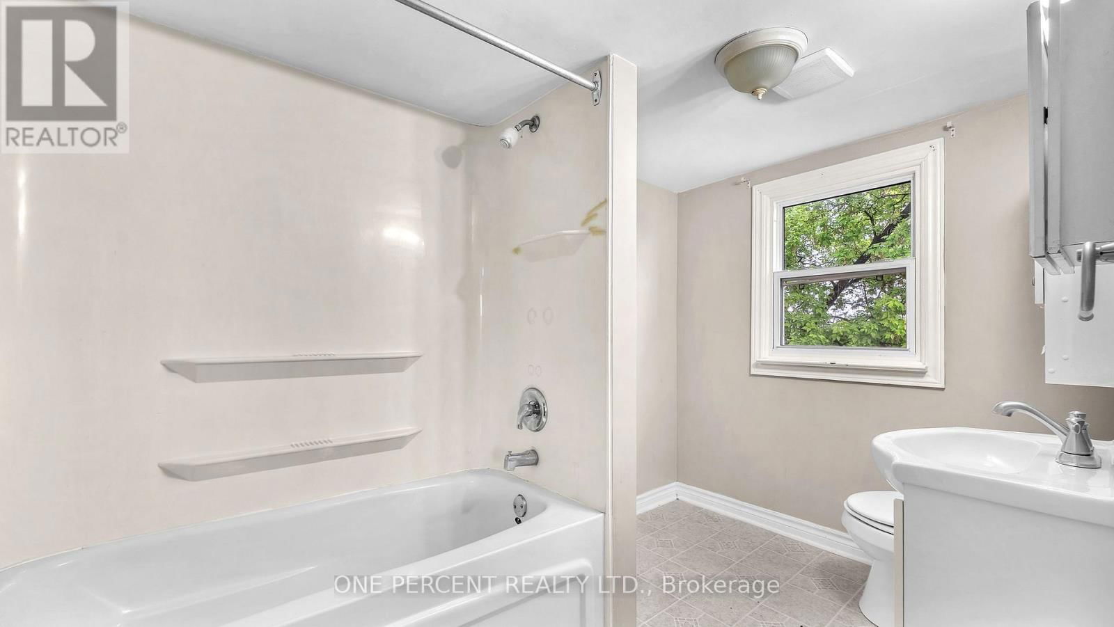 1185 ALBANY STREET Image 20