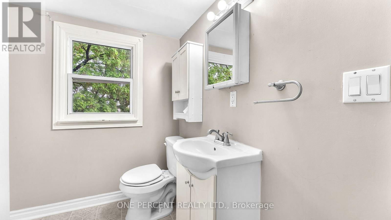 1185 ALBANY STREET Image 21