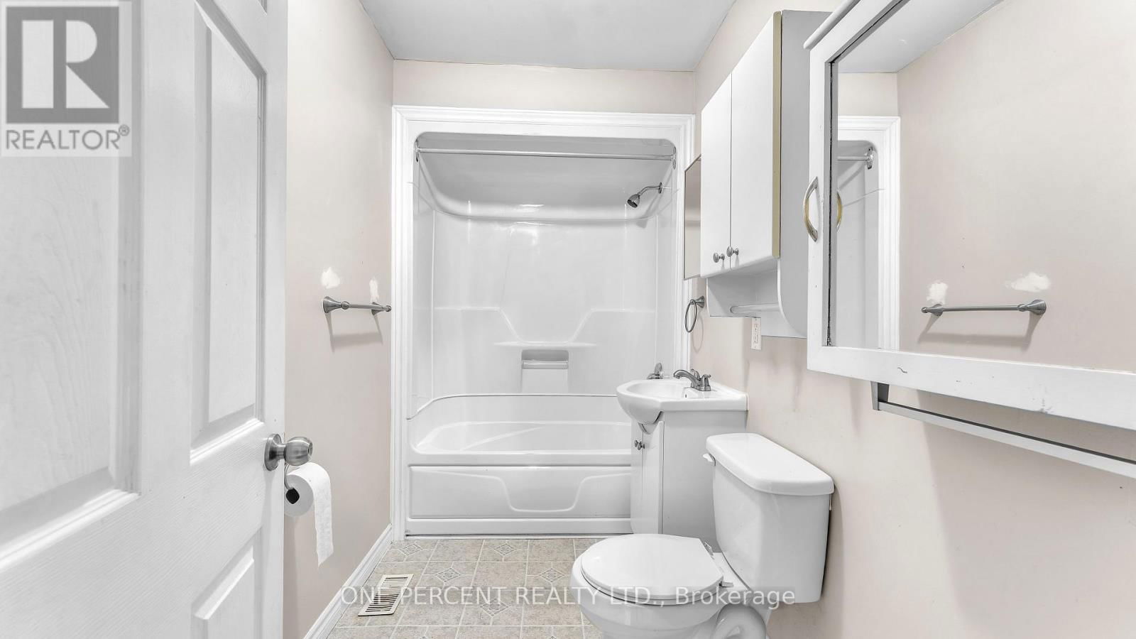 1185 ALBANY STREET Image 9