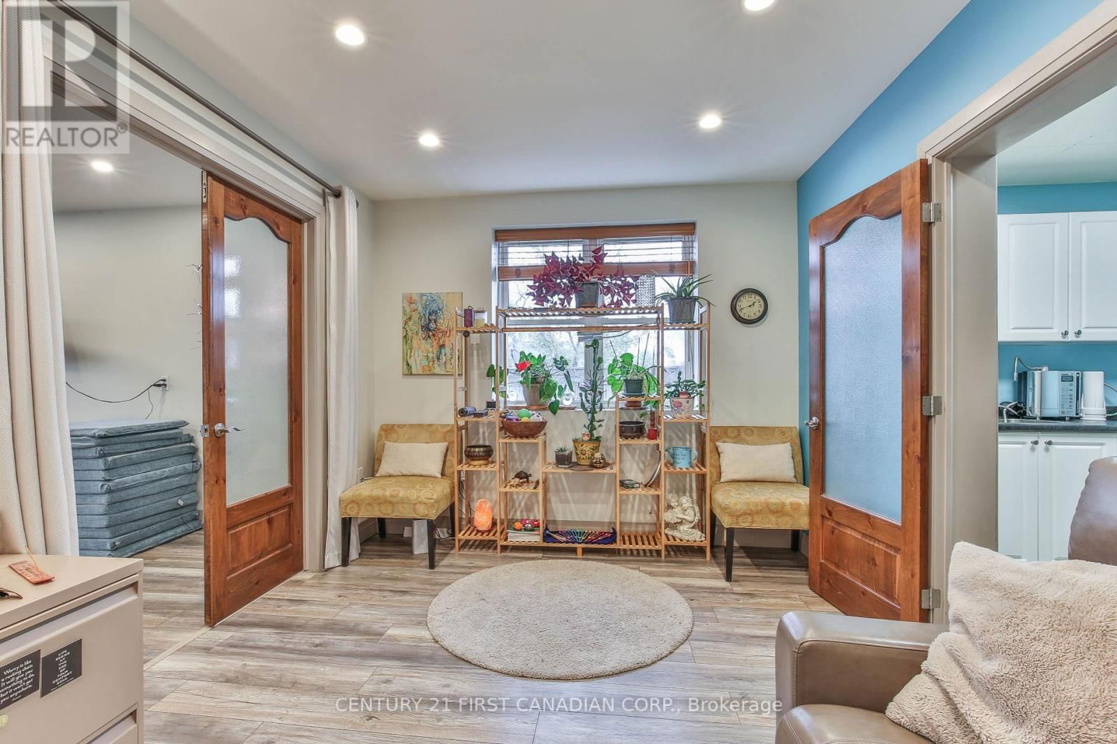 887 HAMILTON ROAD Image 15