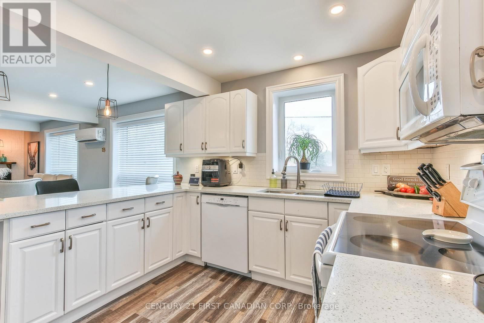 887 HAMILTON ROAD Image 28