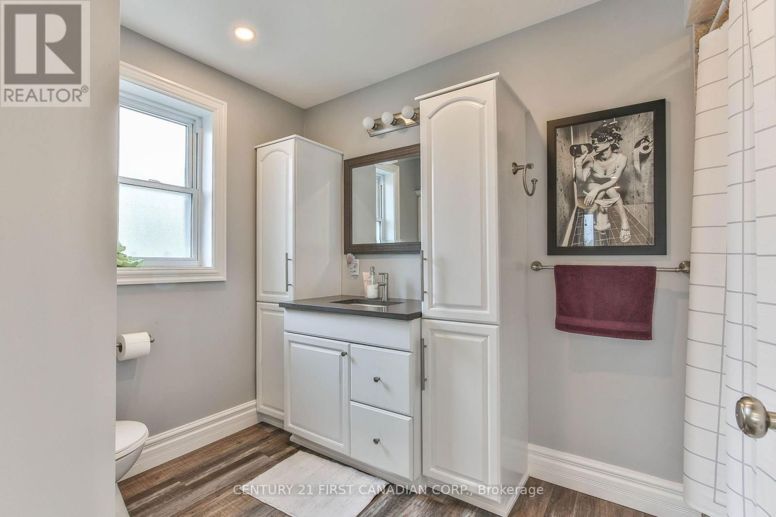 887 HAMILTON ROAD Image 33