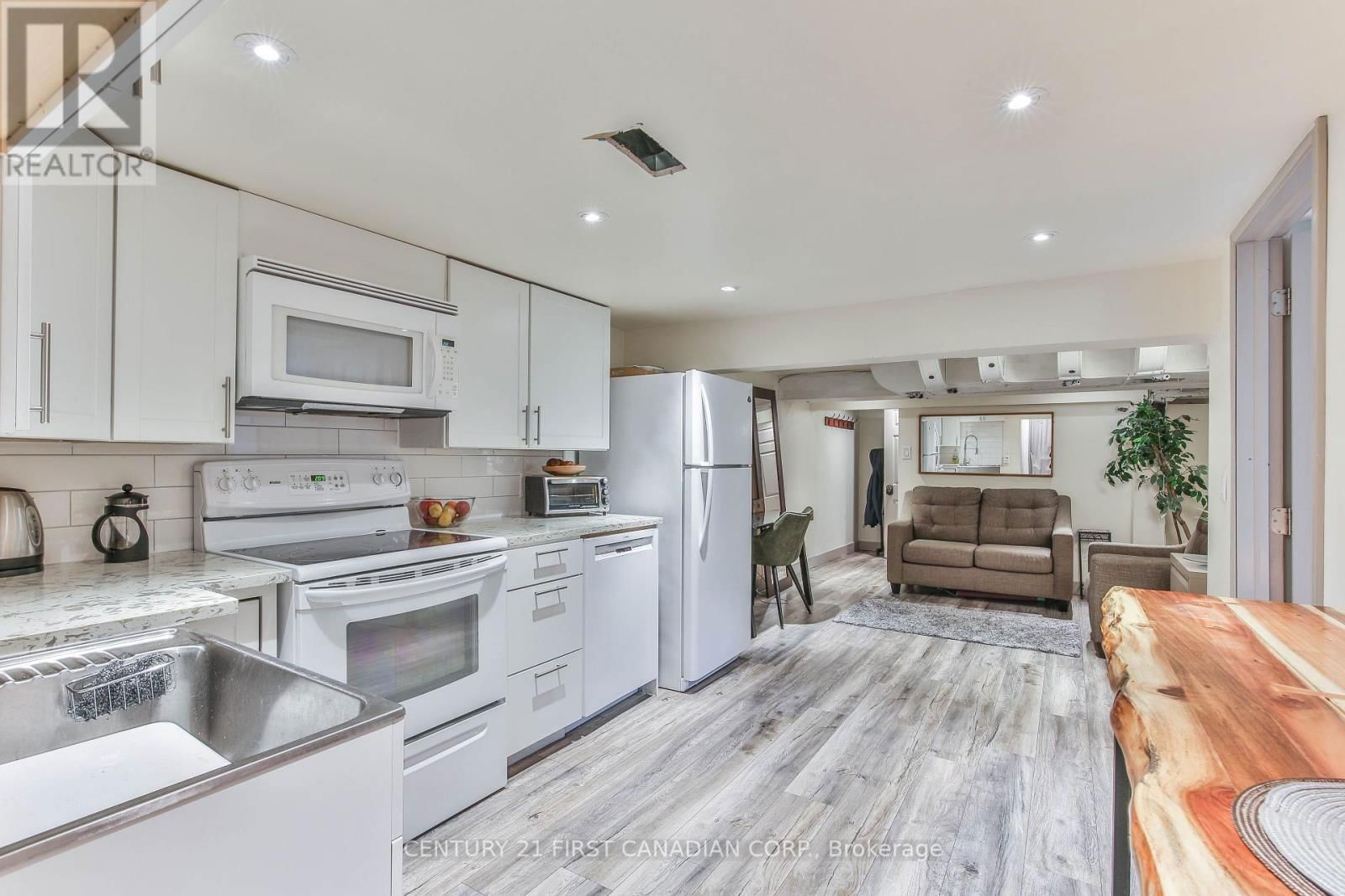 887 HAMILTON ROAD Image 35