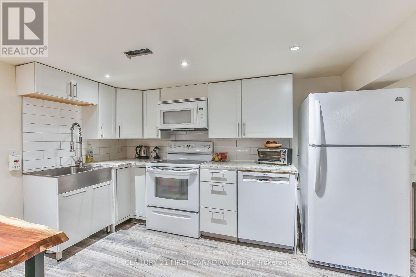 887 HAMILTON ROAD Image 37