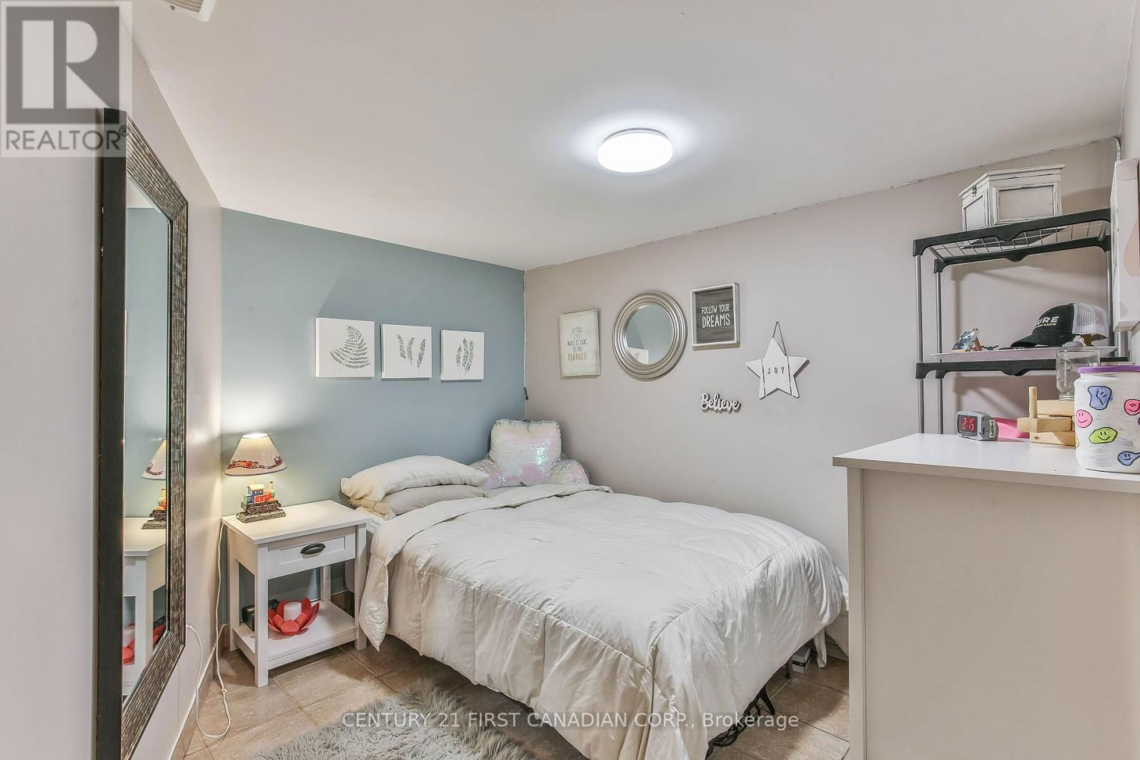 887 HAMILTON ROAD Image 42