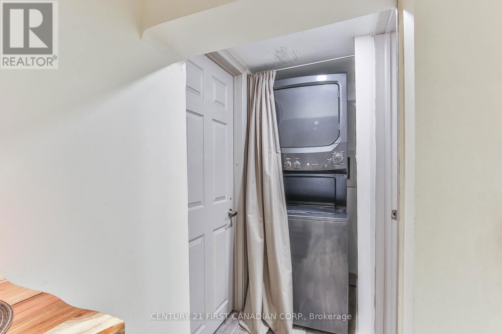 887 HAMILTON ROAD Image 44