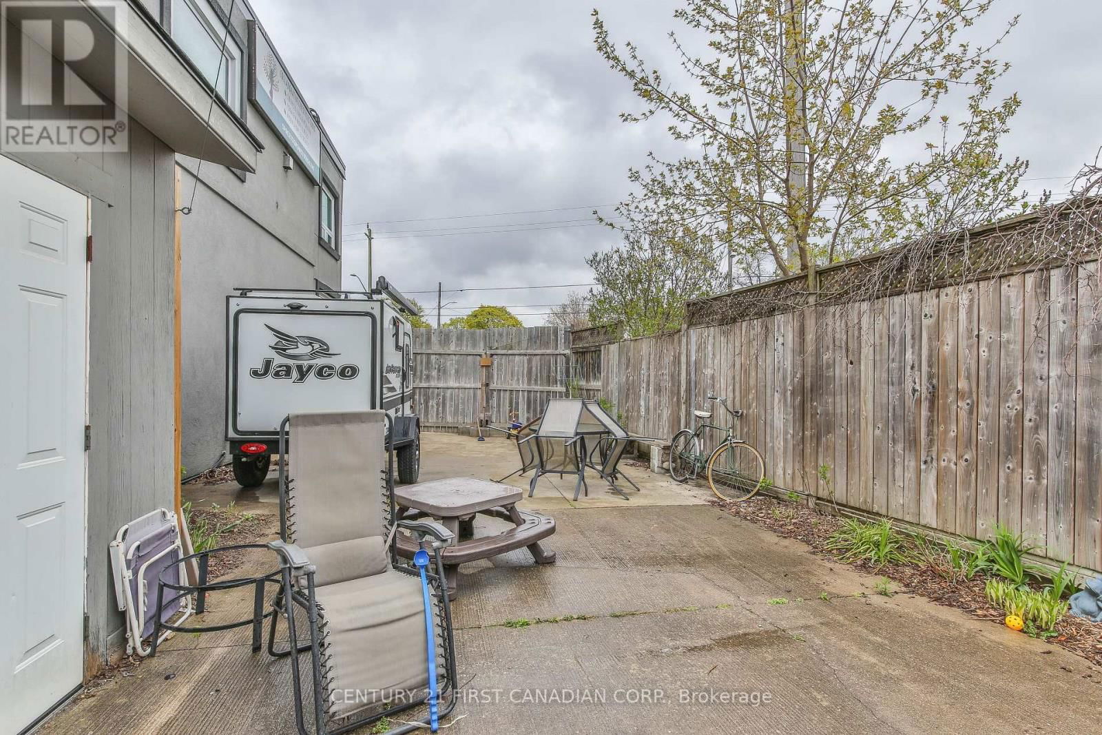 887 HAMILTON ROAD Image 46