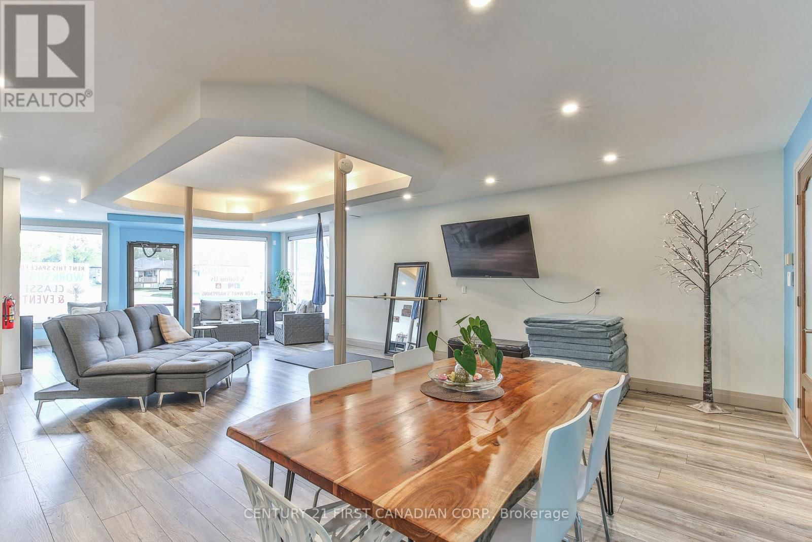 887 HAMILTON ROAD Image 9
