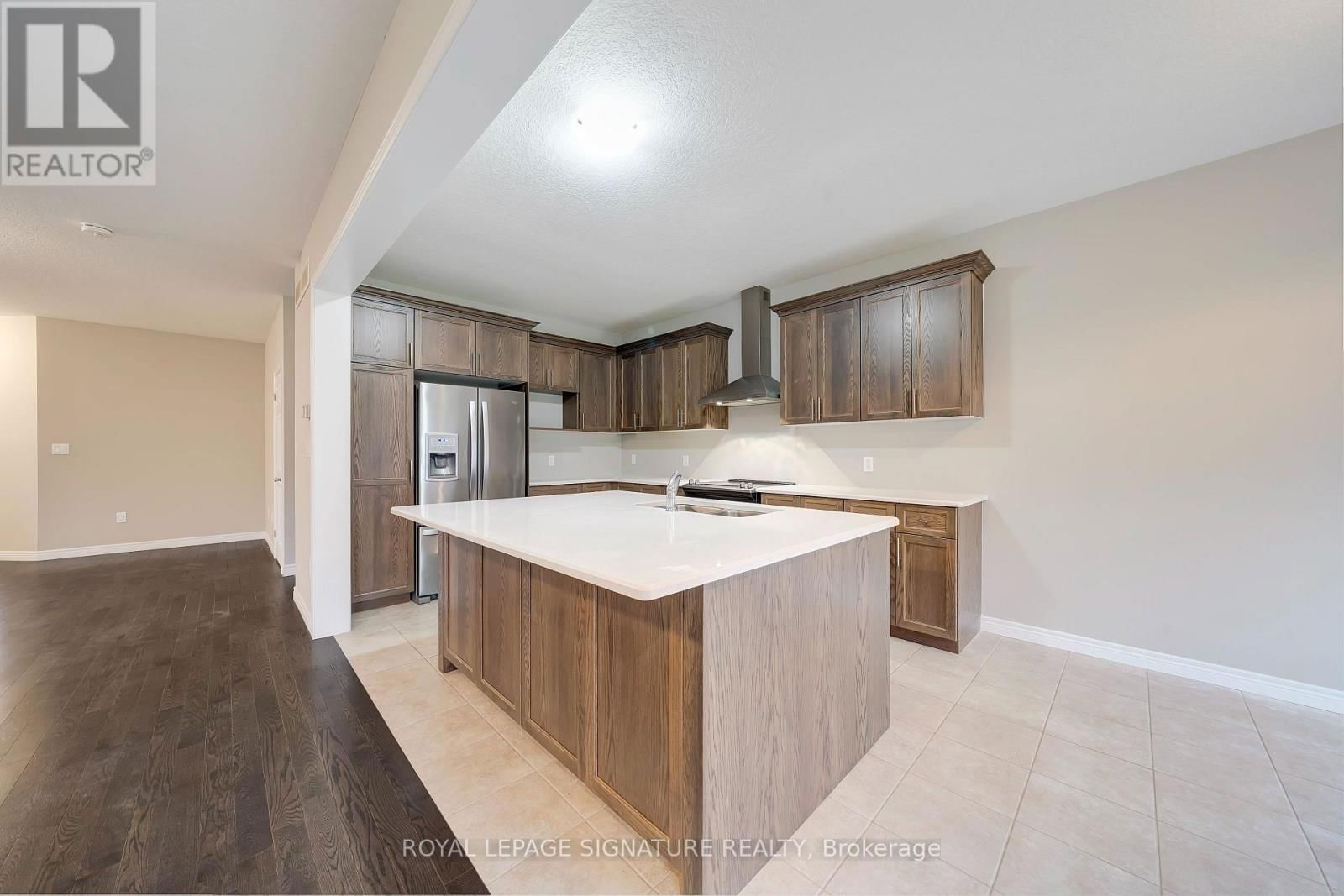 504 FLORENCEDALE CRESCENT Image 12