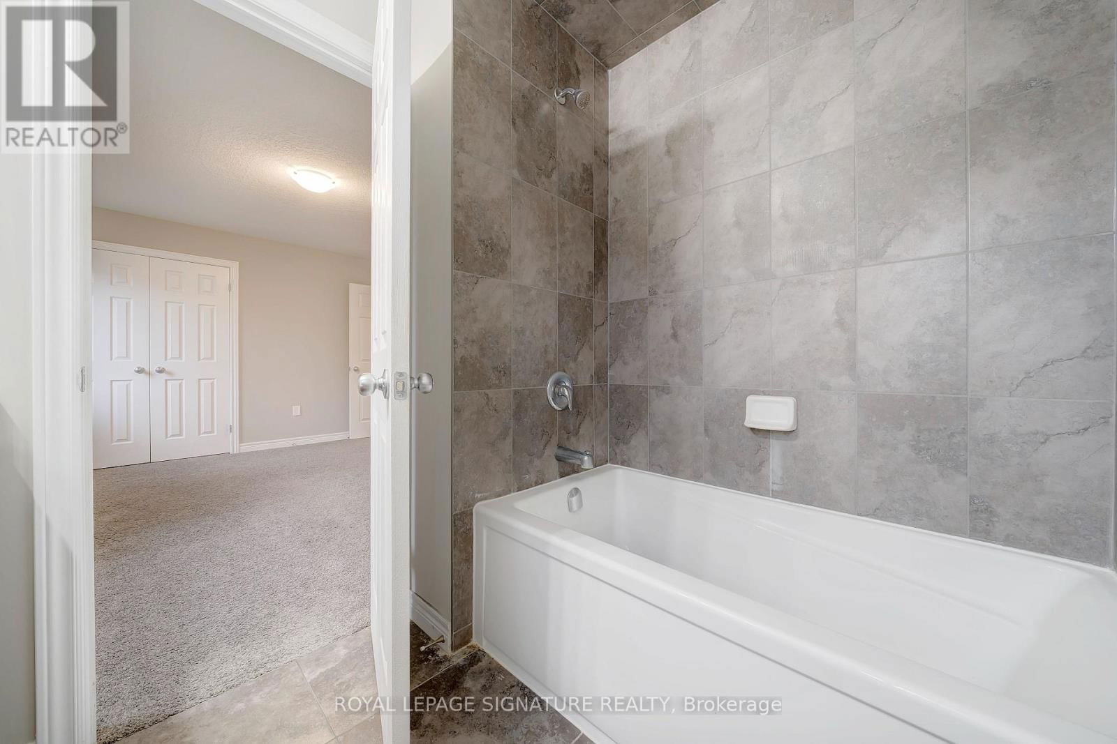 504 FLORENCEDALE CRESCENT Image 27