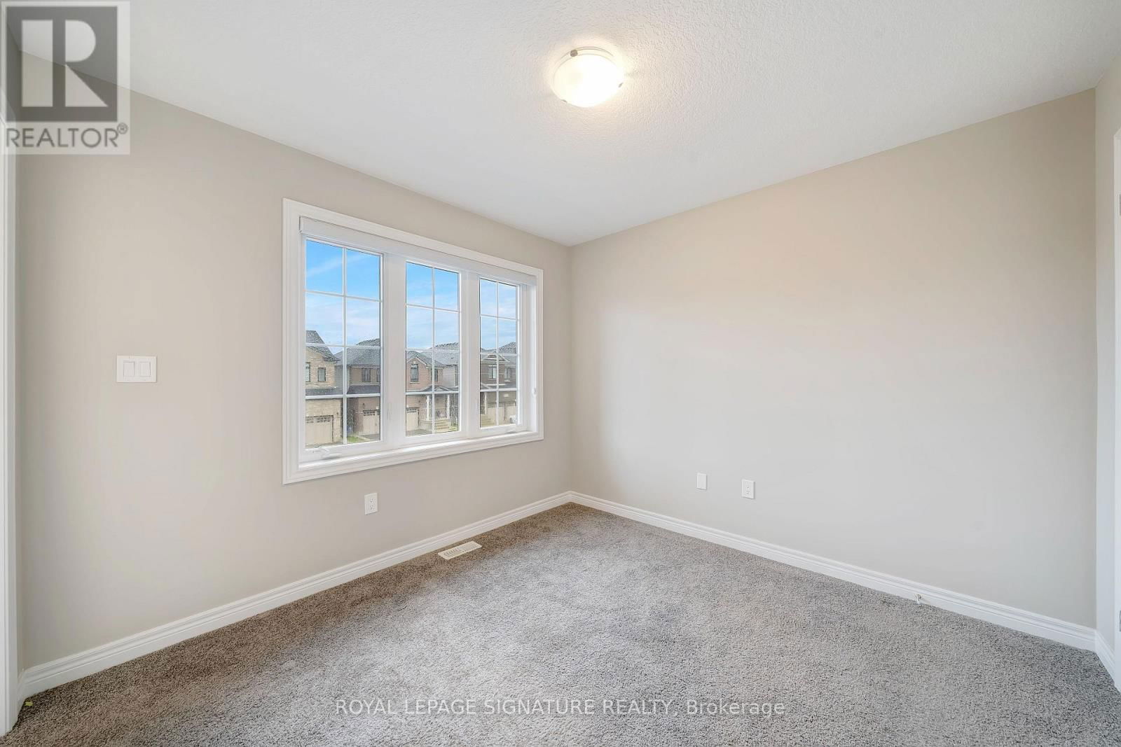 504 FLORENCEDALE CRESCENT Image 32