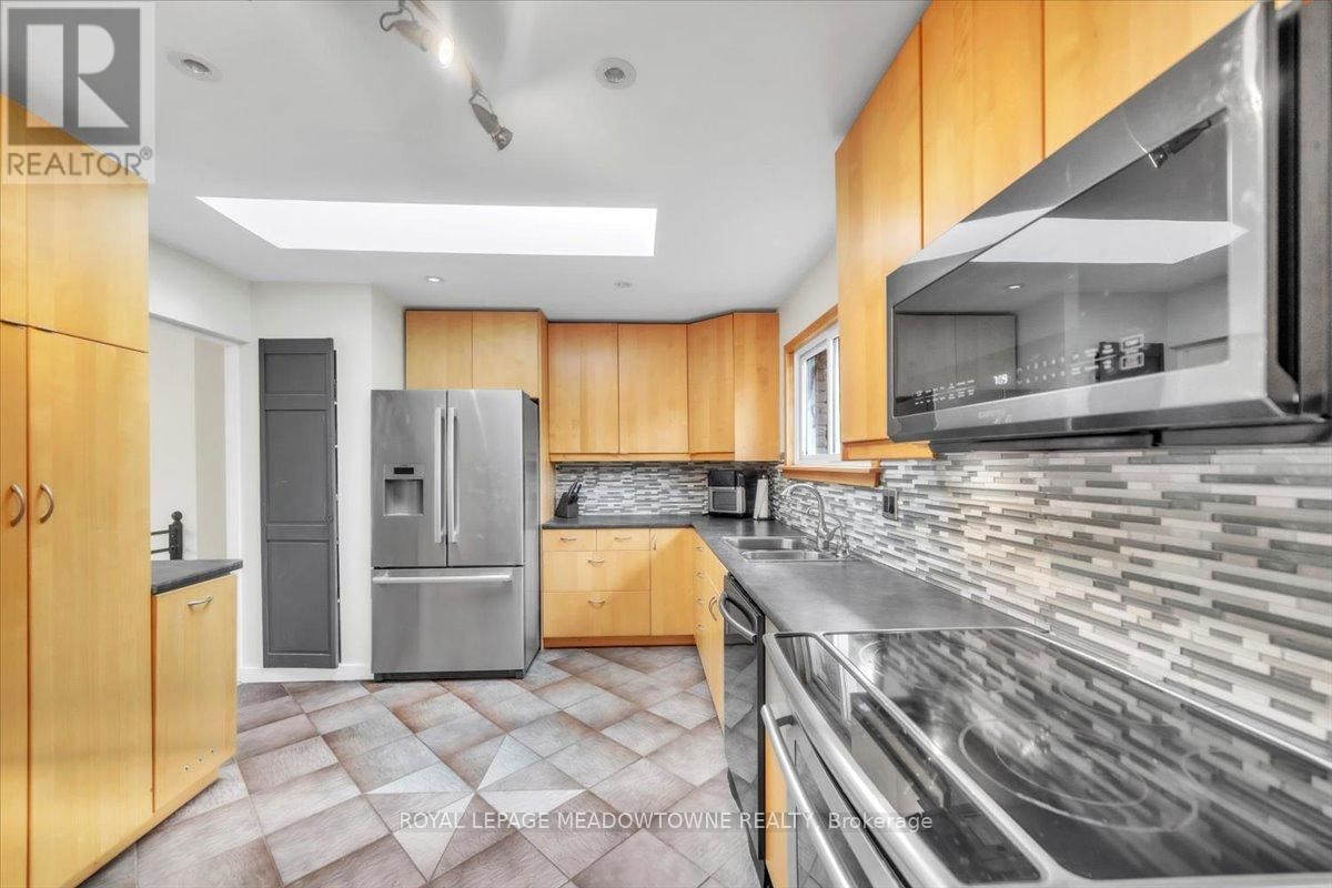 32 DOUGLAS CRESCENT Image 10